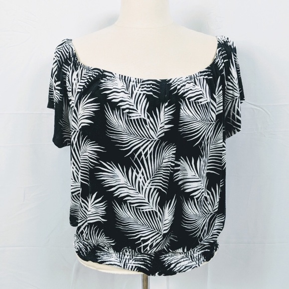 Forever 21 Tops - Forever 21 palm leaf off the shoulder top 3X